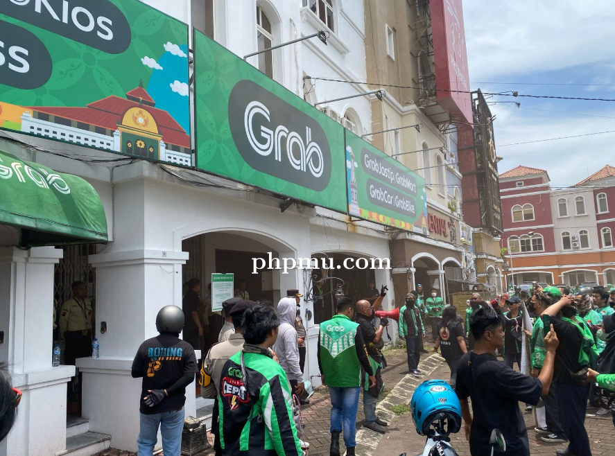 KOMUNITAS OJEK ONLINE SIAP AKSI DI KANTOR GRAB YOGYAKARTA